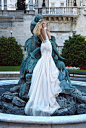 Galia Lahav深V婚纱蕾丝。来自：婚礼时光——关注婚礼的一切，分享最美好的时光。#婚纱礼服##Galia Lahav#