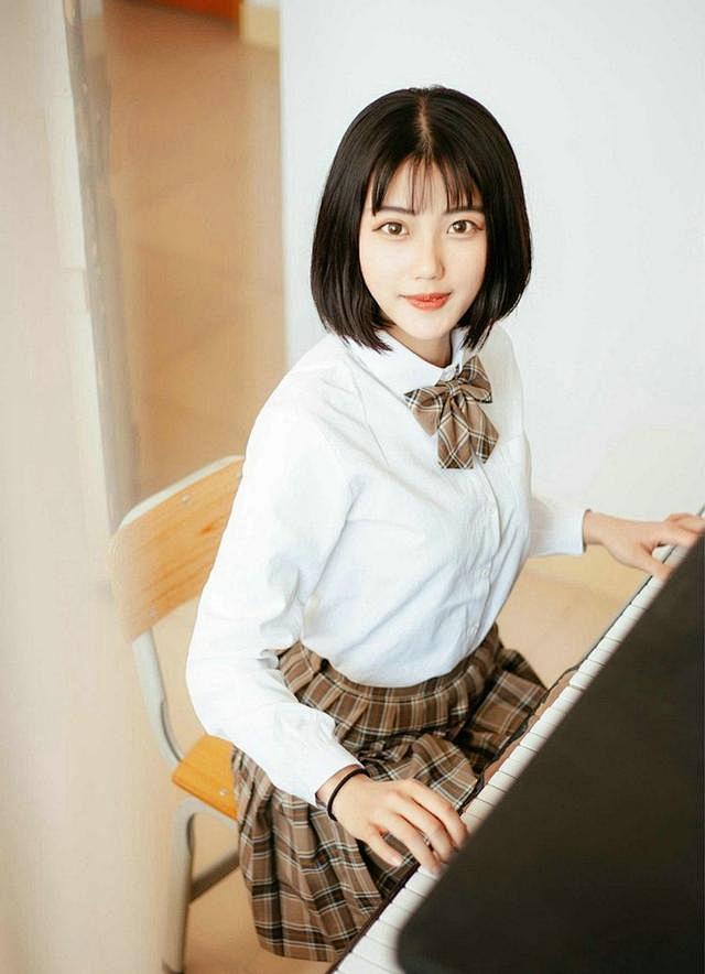 阳光校园少女清纯娇嫩俏皮唯美写真132yishengyishi521同采自toutiao