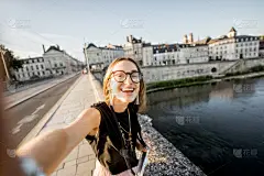 法国,奥尔良,女人,旅游目的地,天空,自画像,水平画幅,古老的,卢瓦雷省