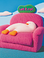 咒语：
A pink sofa, Lying on the floor, felted logo of the word "dream" on top, a cute sky with clouds in the background, --sref 680572301 --personalize kzilt9y --stylize 1000 --v 6.1 --ar 3:4 --style raw

关键词：
 the word "dream" on top. 单