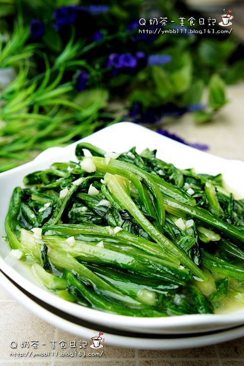蒜蓉油麦菜-网上厨房
油麦菜择洗干净，切...