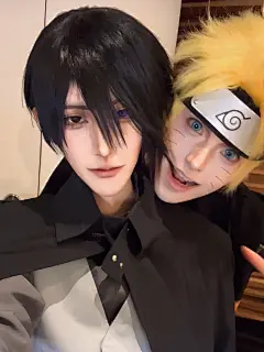 你在左边，我紧靠右。表情包画师：祝萌#火影忍者 #佐鸣 #cos@小椰不加冰，采集@屿堍