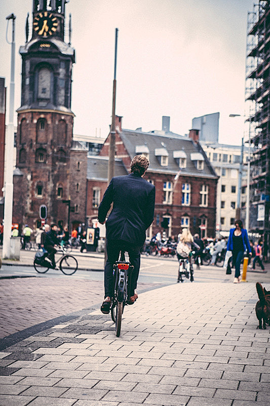 热爱自行车的城市，阿姆斯特丹街头