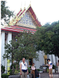卧佛寺有泰国最大的卧佛、最多的佛像和佛塔。是全曼谷最古老的庙，也是全泰国最大的庙...