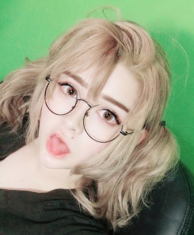 ellunyaaa