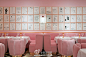 #DINZ餐厅#India Mahdavi｜The Gallery at Sketch London Restaurant 。荣获Restaurant & Bar Design Award最佳英国餐厅大奖。甜美可人的粉色系一直都富有一种奢品的气息，设计团队将这一色彩运用到餐厅空间，让餐厅更加沉醉迷人，打造出独有的奢品时光。#DINZ色彩# ​​​​