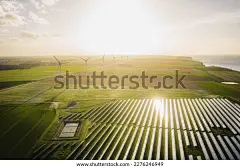 Windmills Solar Panels Farm Green Fields库存照片2276246949 | Shutterstock : 在 Shutterstock 收藏中查找 Windmills Solar Panels Farm Green Fields HD 库存图片以及数百万张免版税库存照片、3D 物体、插图和矢量图。 每天添加成千上万张全新的高品质图片。