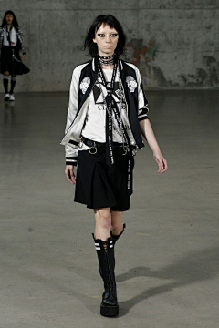 sherrie233采集到服装-机能