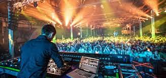 “buku festival”的图片搜索...