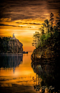 ~~Morning Glow against the Light by Rikk Flohr - Split Rock Lighthouse on Minnesota's North Shore~~ #美景# #摄影师# #摄影比赛#