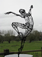 Ballerina on point — Wire — Sculptures — Martin Wright, Artist