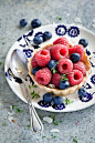 Tart with jam, honey and fresh berries #赏味期限#