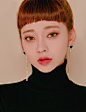 BEIGE CHUU PERIWINKLE PEARL POWDER by 츄(chuu) : ★ 피.엔.느.코.랄 품절 ★ 쉴틈없는 주문량 폭발! 2월 재입고!  반짝반짝 태리 눈매♥완성팁