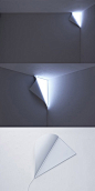 来自日本的两人设计工作室YOY的折页灯，看起来就像墙被掀开了一角一样，非常有趣～～