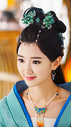 ~小迷糊~采集到中国元素——中国传统汉服