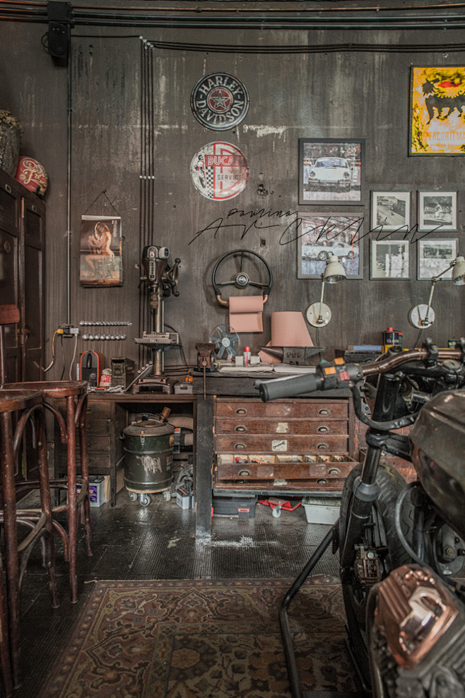 Officine Riunite Mil...