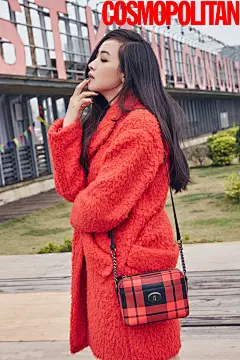 【宋茜最新大片曝光】冬装造型性感妩媚。壁纸 明星 美女 女神 服饰 妆容 写真 街拍 f(x)《我的野蛮女友》《美丽的秘密》《茧镇奇缘》《幻城》《我最好朋友的婚礼》《上古情歌》