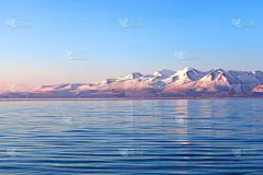 西藏西部的玛旁雍错湖