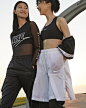 Nike Swoosh 女子中强度支撑一片式衬垫速干运动内衣