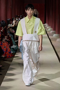 瓦拉姆达奶奶采集到【时尚】服饰霓裳之美(三)