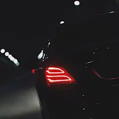 拉风跑车高清苹果平板壁纸图片