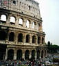 照片拍自罗马斗兽场。罗马斗兽场又称罗马弗拉维露天剧场，建于2000多年前，是古罗...