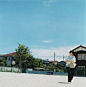 岩田俊介，摄影师，1981年8月26日出生，现居日本神奈川县。经常用的相机是禄莱福来6008、宾得67和康泰时159mm。2003-2006年办过三次个人摄影展。花なら蕾の私の人生。日系小清新风格摄影师。