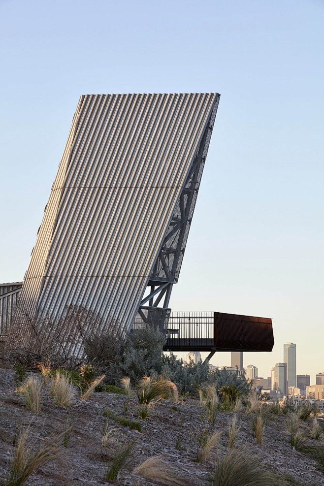 Webb Point，墨尔本港中的观景平...