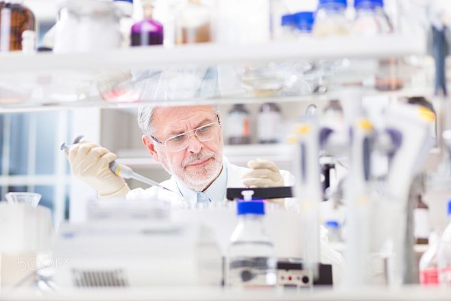 Life scientist resea...