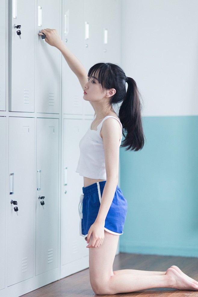 清纯漂亮的复古运动短裤女孩(21)--清...