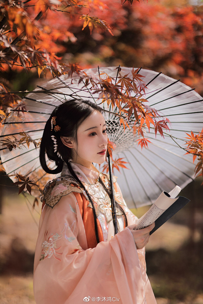 #成都约拍##日本旅拍#
/ 唯有相思不...