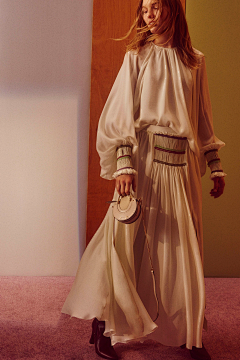 MollyChi采集到Chloe Resort 2018