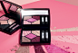Glow Addict妆容 : Dior迪奥彩妆创意与造型总监Peter Philips以品牌最新推出的多款彩妆佳作为法宝，精心设计出一套以粉色为主色调的Glow Addict春日妆容。