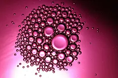 抽象丰富多彩的背景泡沫的肥皂与泡泡油水混合物水波水纹油水彩油画肌理水彩油画艺术水彩金色水滴花生油植物油818A3507 – 饿狐背景网站-微距高清设计素材免费图片下载海报壁纸摄影背景素材，背景图，背景墙，背景板，背景图片，背景纹理，背景板设计，背景材质，背景大图