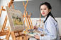 画室艺术绘画培训艺术生女生人物摄影图