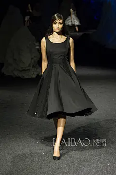 来自海底深渊的启示！Philipp Plein 2015春夏女装时装秀，海报网带你亲临2015春夏米兰时装周_Philipp Plein