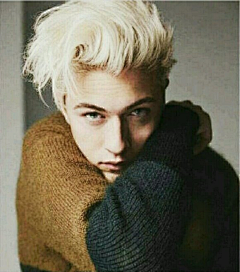 clalamomo采集到Lucky Blue Smith（拉奇·布鲁·史密斯）