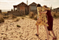 英国版《Harper’s Bazaar》七月刊时尚大片 | 摄影：Agata Pospieszynska