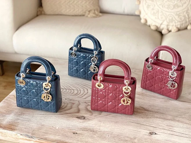 2020 迷你 LADY DIOR 手袋...