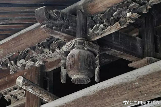 垂花是中国传统木建筑构建元素之一。 ​​...