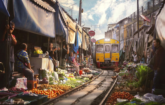 Bangkok Train juicer...