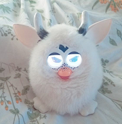 白色的PEKO酱采集到FURBY