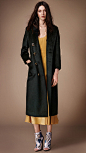 Burberry Prorsum 2014秋冬女装秀 | Burberry 博柏利（成立于1856年的标志性英国奢侈品牌，长久以来凭借选用独具匠心的创新面料和运用开拓性的数字技术享誉全球。）