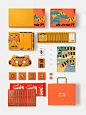 礼盒设计分享 | BOARD GAME-虎力全开礼盒 : 齐集了各路高能神通，棋盘画面是以“摸虎沾福大赛”为主题的新锐插画，礼盒汇聚了各种有趣好玩的元素。用虎尾图腾制作的桌游，角色可做徽章，卡牌、零食、红包、对联、虎年面具。各种吉祥元素全铺开，节日氛围拉满。