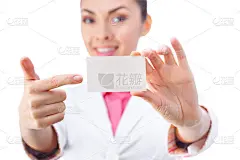 名片——女商人举着空白的牌子。所有的隔离
