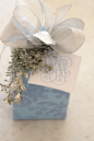 Gift wrap������--carolyneroehm.com