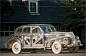 [透明古董车] 这辆Pontiac Ghost Car建造于1939年，全身包被的树脂材料也让其有幸成为世界上第一辆透明汽车，精细的做工让人丝毫看不出它已经年迈七旬。当然这样的高级古董货自然价格不菲，已被人以47万美金的价格拍得。