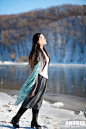 美女冬日湖边写真图集