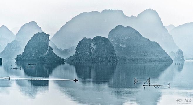 雾锁古龙山。（摄影：黄光球）
—————...