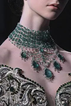 Guo Pei Haute Couture Fall 2017 ​ ​​​​
